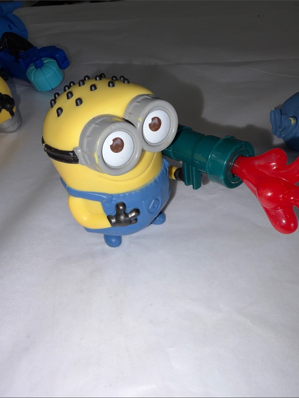 McDonald’s Universal Yellow & Blue Minion Character Figure Set - Picture 9 of 14